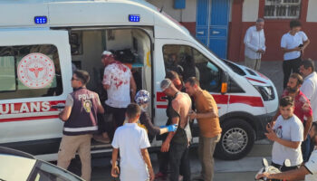 sanliurfada akraba aileler arasinda silahli kavga 8 yarali AmA1w4MC