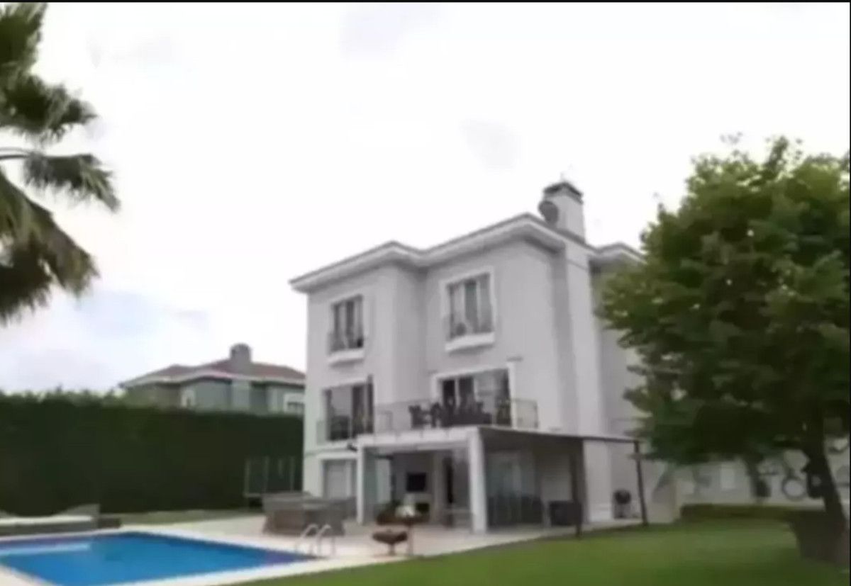 sarkici berdan mardininin evi gundem oldu 3 katli villanin icinde her sey var 1 WXBh9KSF