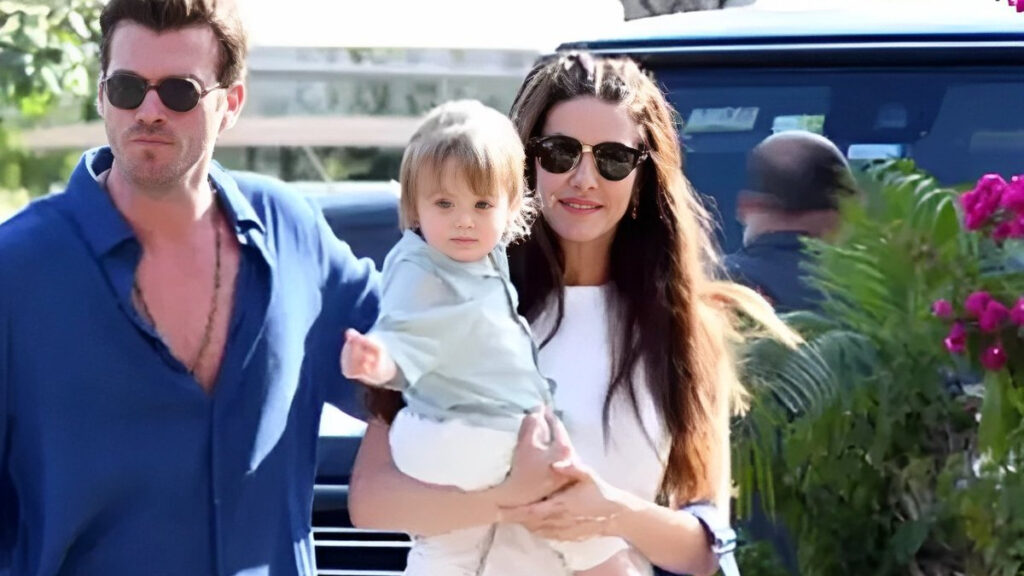 sarkici fedondan kivanc tatlitug paylasimi bodrumda bulustular fXJgJspn