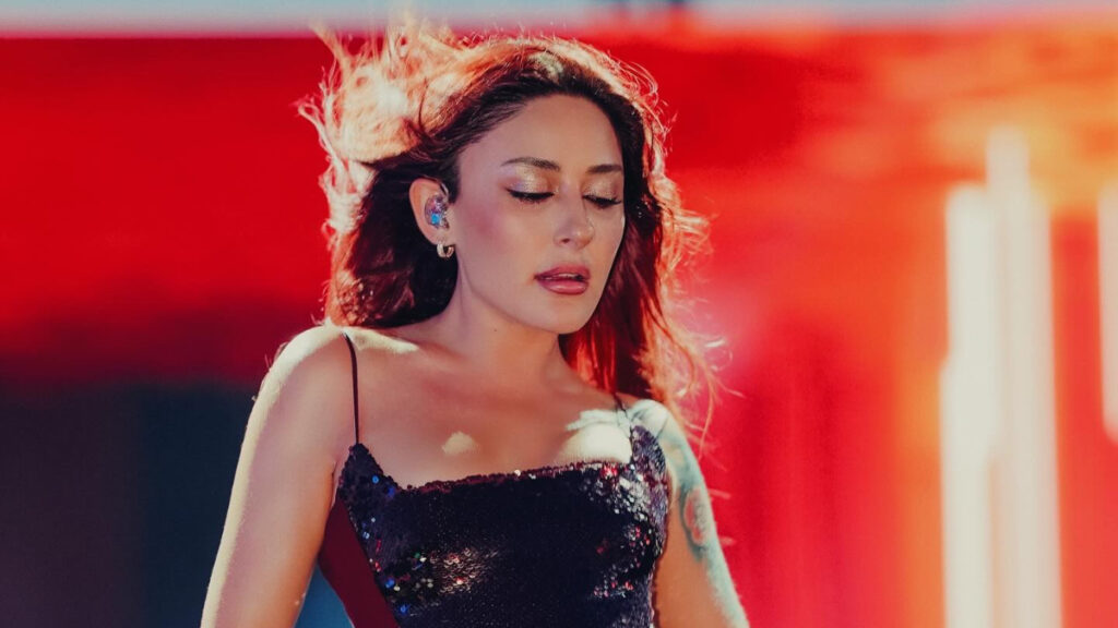 sarkici melek mosso ev kazasi gecirdi bana dua edin NxjJAjgn