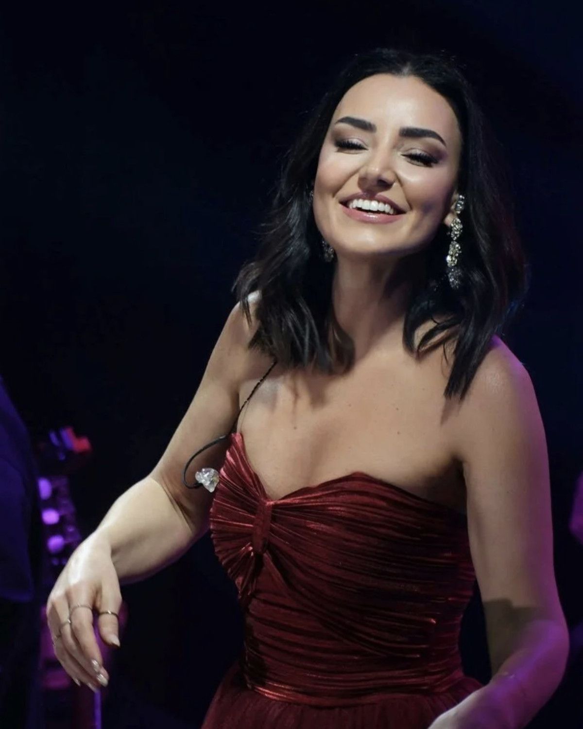 sevcan orhan sahnelere geri dondu 0 DV922YRM