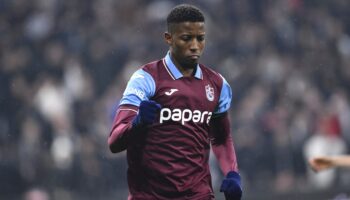 simon banza trabzonspor tarihine gecti 87JlM4H2