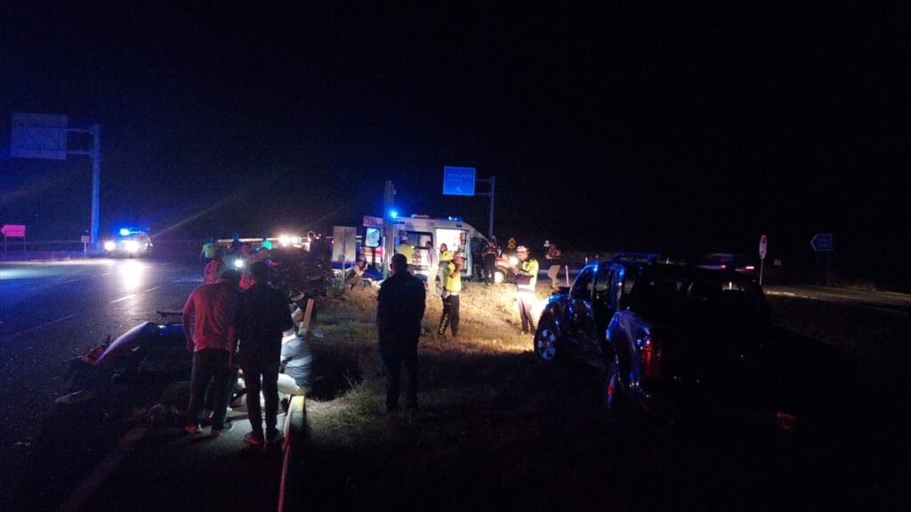 sivasta eski vali trafik kazasinda yaralandi cqMrQ5mu