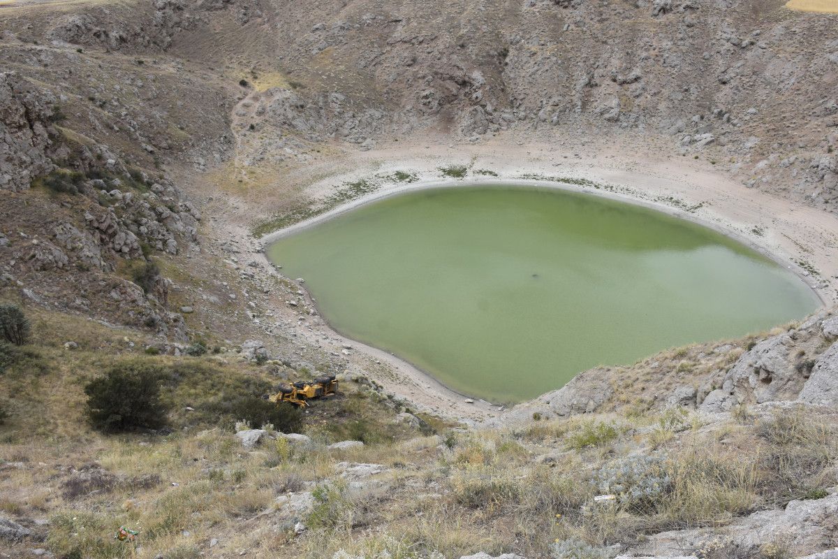 sivasta greyderin ucuruma surukledigi otomobilde olen kadin defnedildi 8