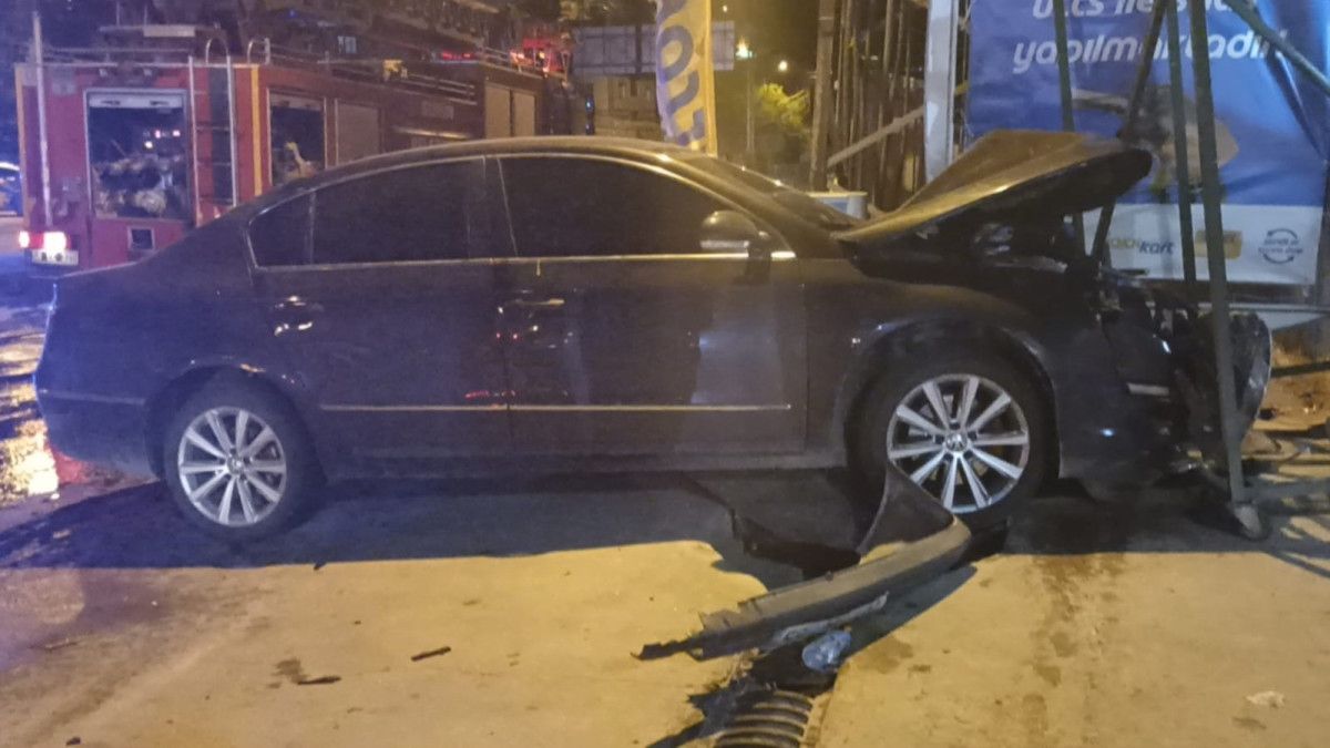 sivasta iki otomobilin kafa kafaya carpistigi kazada 2 kisi yaralandi 0 mUVKdnQv