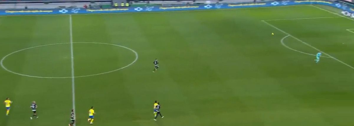 Sporting Lizbon'dan kendi kalesine çok ilginç gol! 3 sporting lizbondan kendi kalesine cok ilginc gol 2 9igc35pn