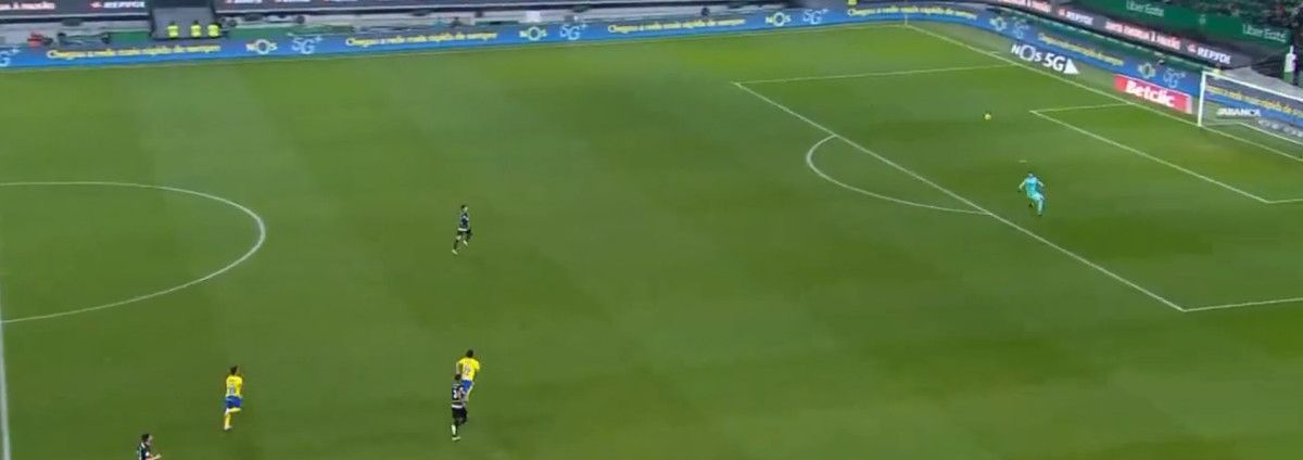 Sporting Lizbon'dan kendi kalesine çok ilginç gol! 4 sporting lizbondan kendi kalesine cok ilginc gol 3 l6UEAJma