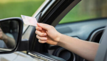 suruculer dikkat bu hatayi yapanin ehliyetine 12 saat el konulacak vhsU7bhy