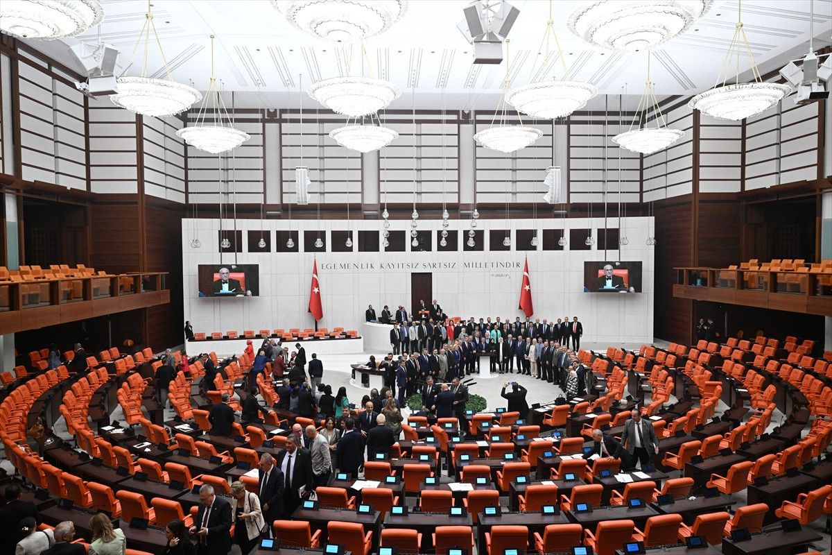 tbmm 1 ekime kadar calismalarina ara verdi hatira fotografi cekildi 1 XqTtSRhS