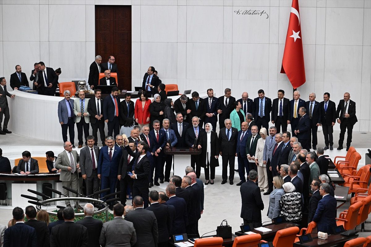 tbmm 1 ekime kadar calismalarina ara verdi hatira fotografi cekildi 2 OUVR3THi
