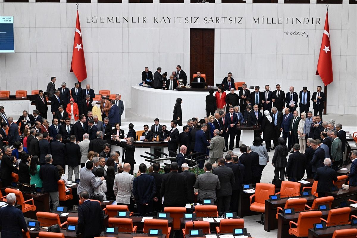 tbmm 1 ekime kadar calismalarina ara verdi hatira fotografi cekildi 3 t66qLZZ2