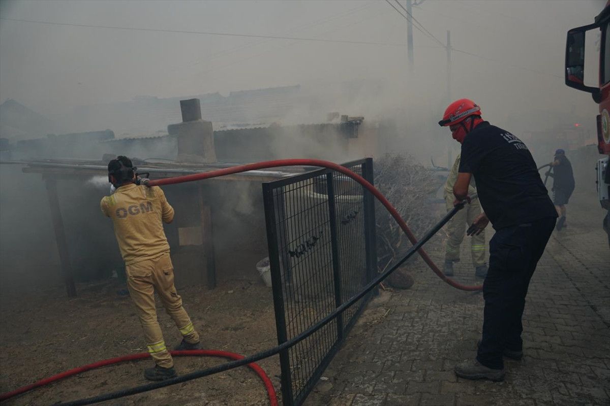 tekirdagda aniz yangini panigi alevler ormana sicradi 6 bQveJuTS