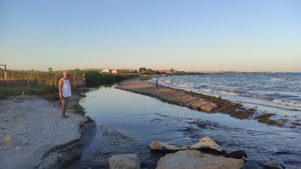tekirdagda dogrudan denize akan lagim yuzunden cocuklar hastanelik oldu aTi8T1ab