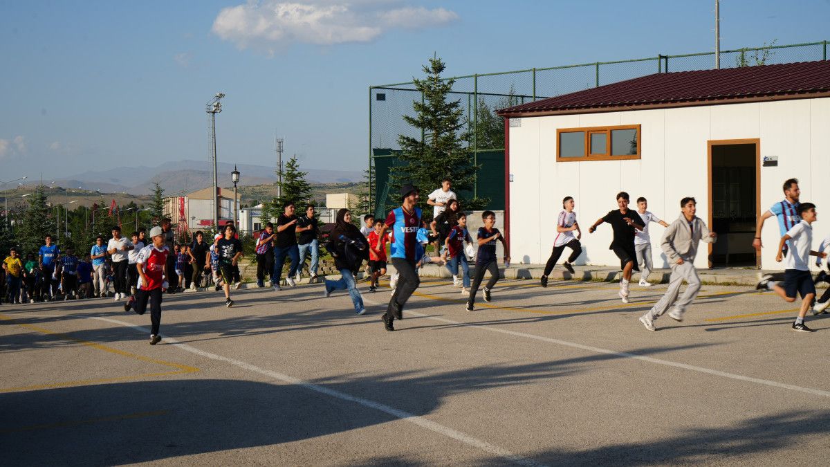 trabzonsporun taraftar bulusmasinda izdiham 2
