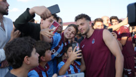 trabzonsporun taraftar bulusmasinda izdiham 2MjW97uB