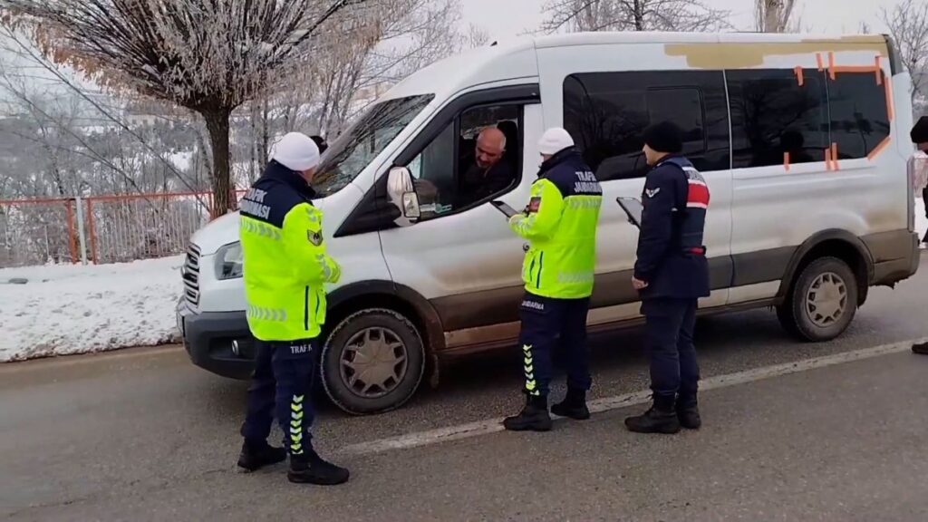 trafikte siki denetim binlerce surucu ve araca islem yapildi fRgFQAU2