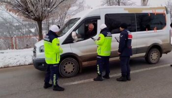 trafikte siki denetim binlerce surucu ve araca islem yapildi fRgFQAU2