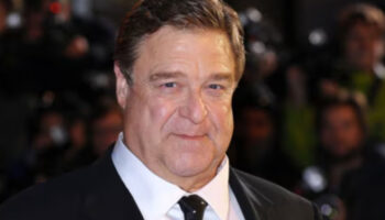 unlu oyuncu john goodman 90 kilo verdi xtkixl7L