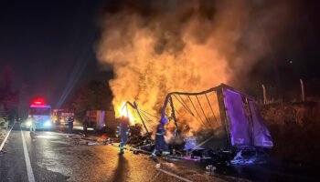 usakta tirin dorsesinde yangin cikti alevler guclukle sonduruldu uw5HuNIw