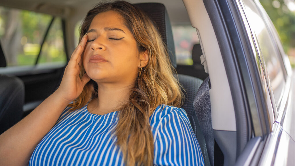 uzun yolculuklarda mide bulantisini engelleyen 3 yontem ZPCF3Anv