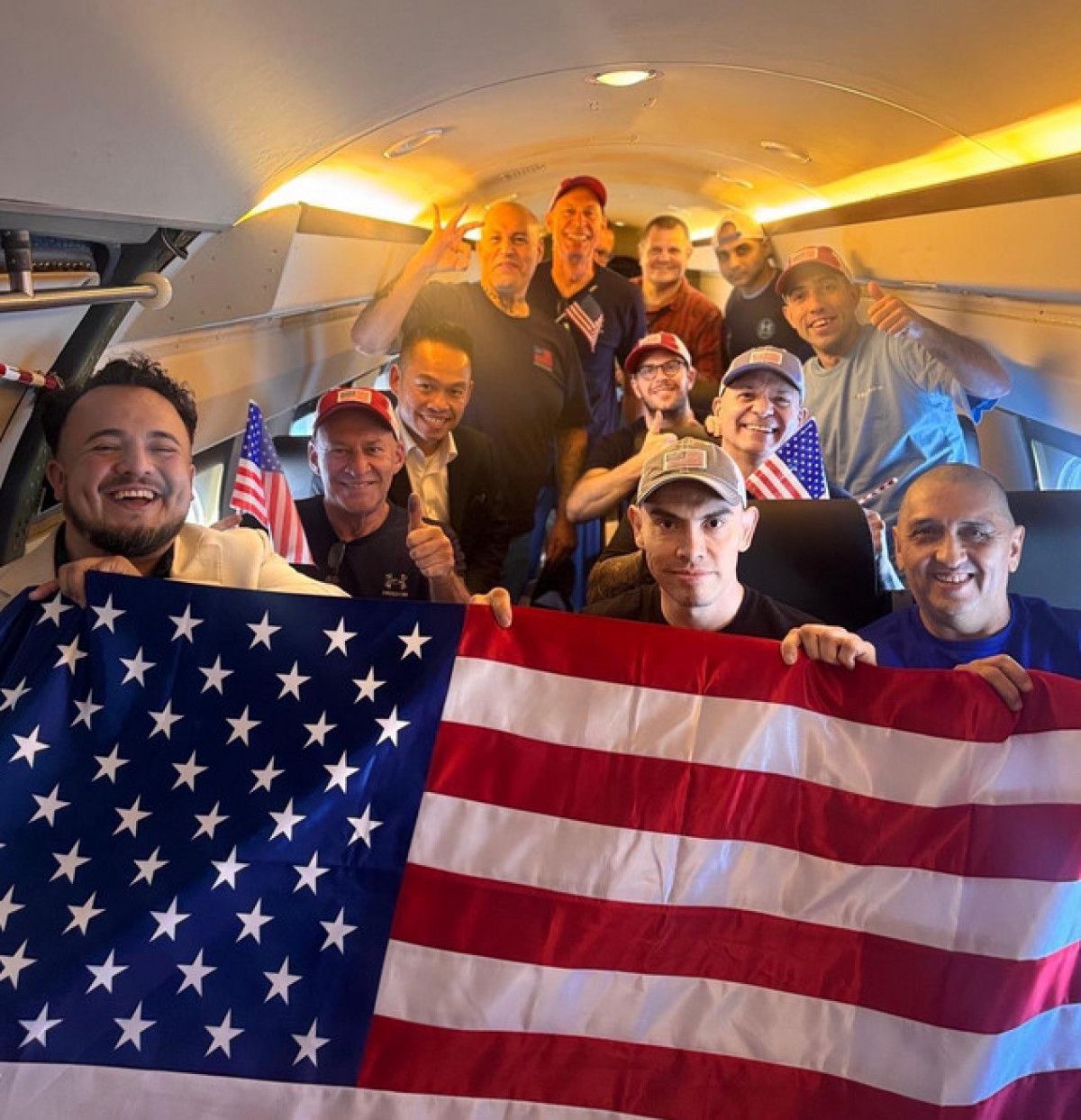 venezuelada tutuklu bulunan 10 abd vatandasi ulkesine dondu 0 hiibEA1r