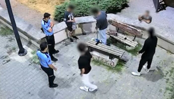 yalovada zabita ekipleri genclere cekirdek kabuklarini temizletti mRp6I1IH