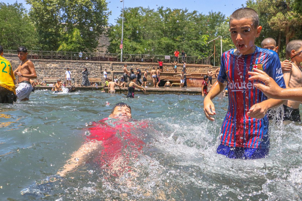 yaz sicagi diyarbakirda zirve yapti 48 derece 5 RlIzca5G