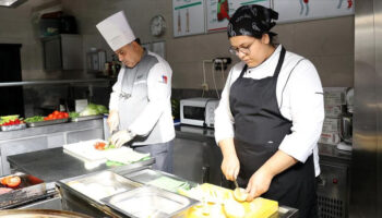 yilin ilk yarisinda en fazla ise yerlesenler turizm ve otelcilik elemanlari 7fR95DmE