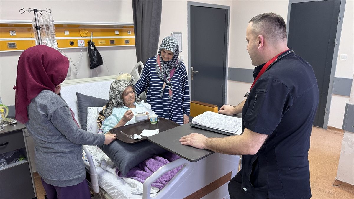 zonguldakta 92 yasindaki kadinin midesinden zeytin cekirdekleri cikti 2 LwlhbgEK