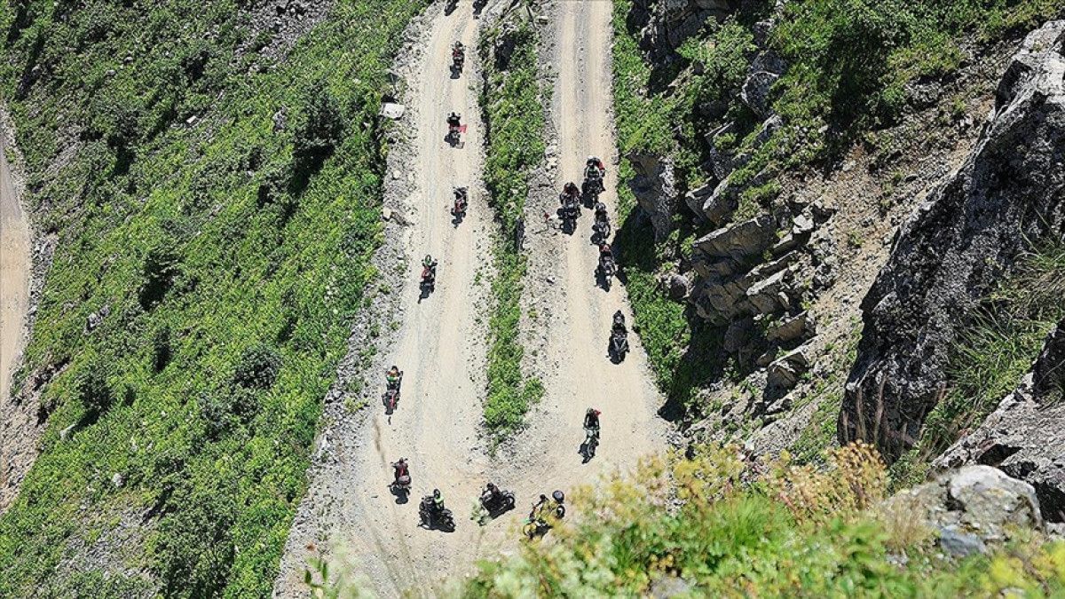 zorlu derebasi virajlari motosiklet tutkunlarini agirladi 0 OhcwZGvc