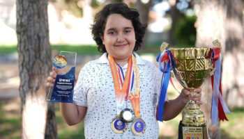 12 yasindaki atlas matematikte ucuncu kez dunya sampiyonu XnsOVME9