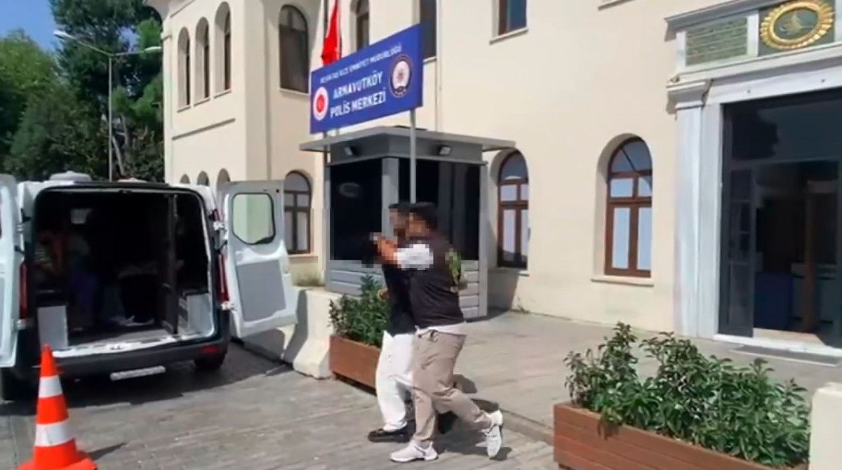 15 temmuz sehitler koprusu uzerinde tehlikeli yolculuk luks arac surusucusu gozaltinda 0 3VgP1Cpj