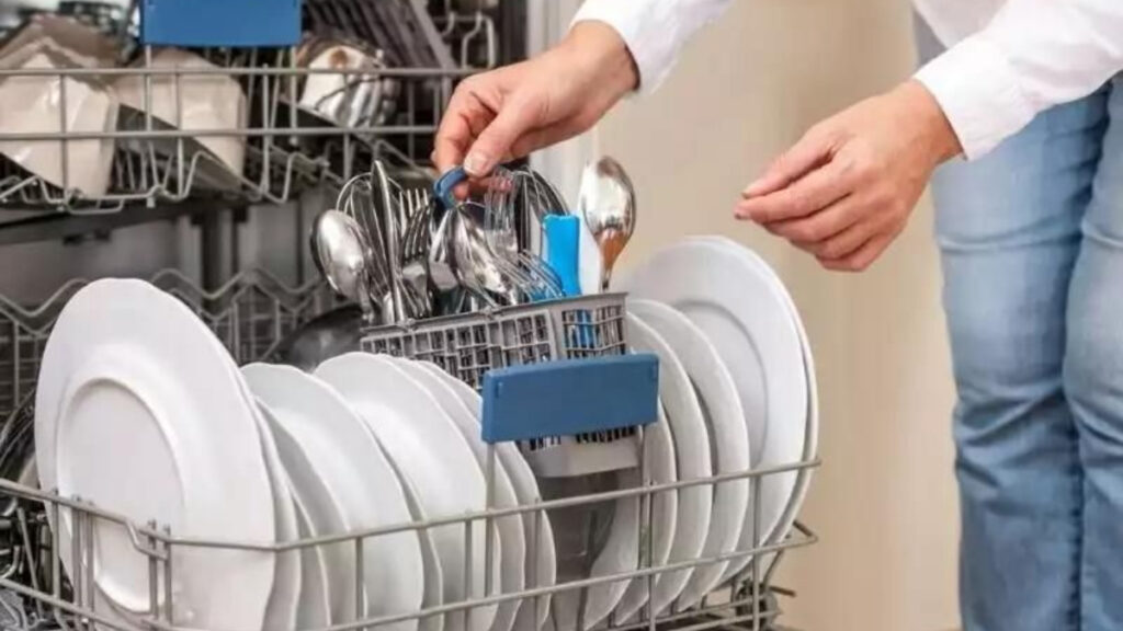 36 yillik servis ustasi acikladi bu hata bulasik makinesinin omrunu kisaltiyormus VJ7TdMmD