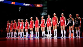 a milli kadin voleybol takimi antalyaya gitti 3DAN4Lh9