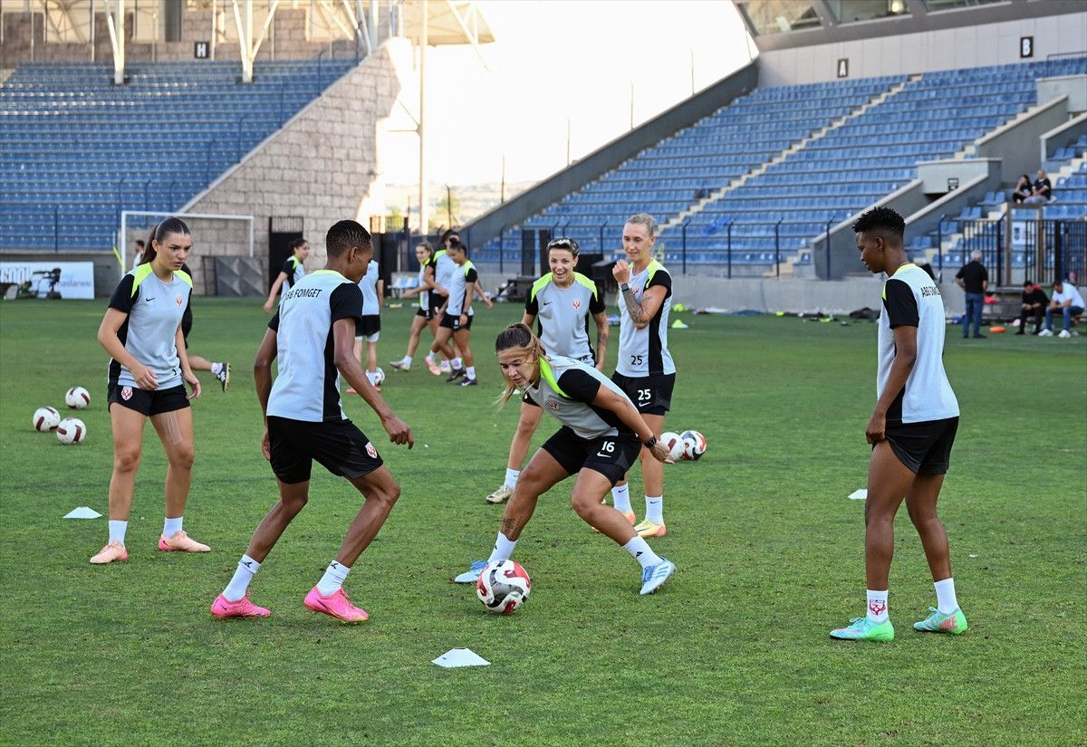 abb fomgetin slavia prag maci hazirliklari surdu 0 7Su5Vebl