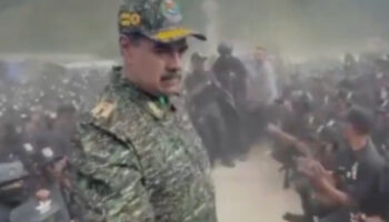 abd bolgede savas gemisi konuslandirmisti venezuela baskani madurodan guc gosterisi f5hx1eud