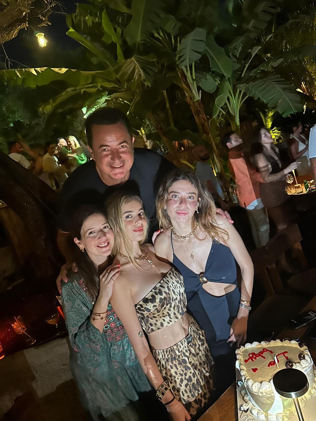 acun ilicalinin leylasi 21 oldu dogum gunu partisinden kareler yayinlandi 3 AjBD2a2S