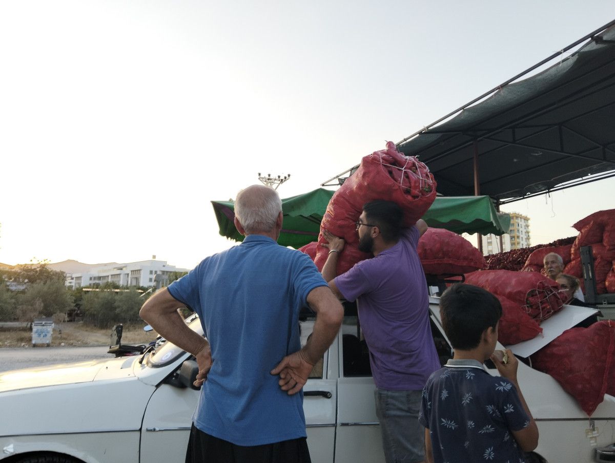 Adana'da çiftçilerin zorlu biber mesaisi 2 adanada ciftcilerin zorlu biber mesaisi 1 y2CjEBZh