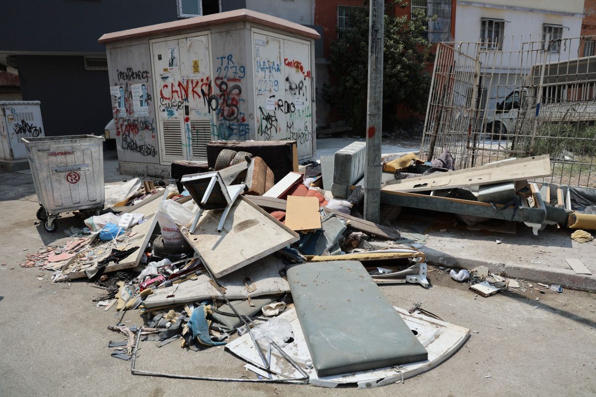Adana'da çöp ve moloz dağları: Vatandaş isyan etti 2 adanada cop ve moloz daglari vatandas isyan etti 1 NjeNVlVi