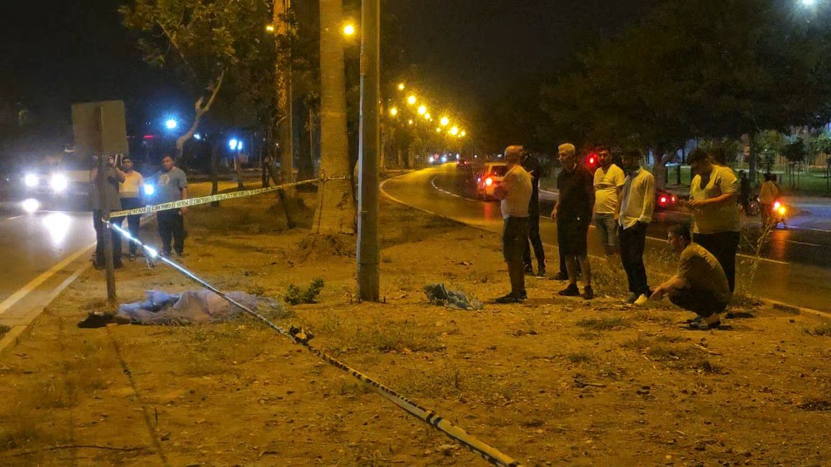 adanada devrilen motosiklet 90 metre suruklendi 1 kisi hayatini kaybetti 2 OcVA5Kpi