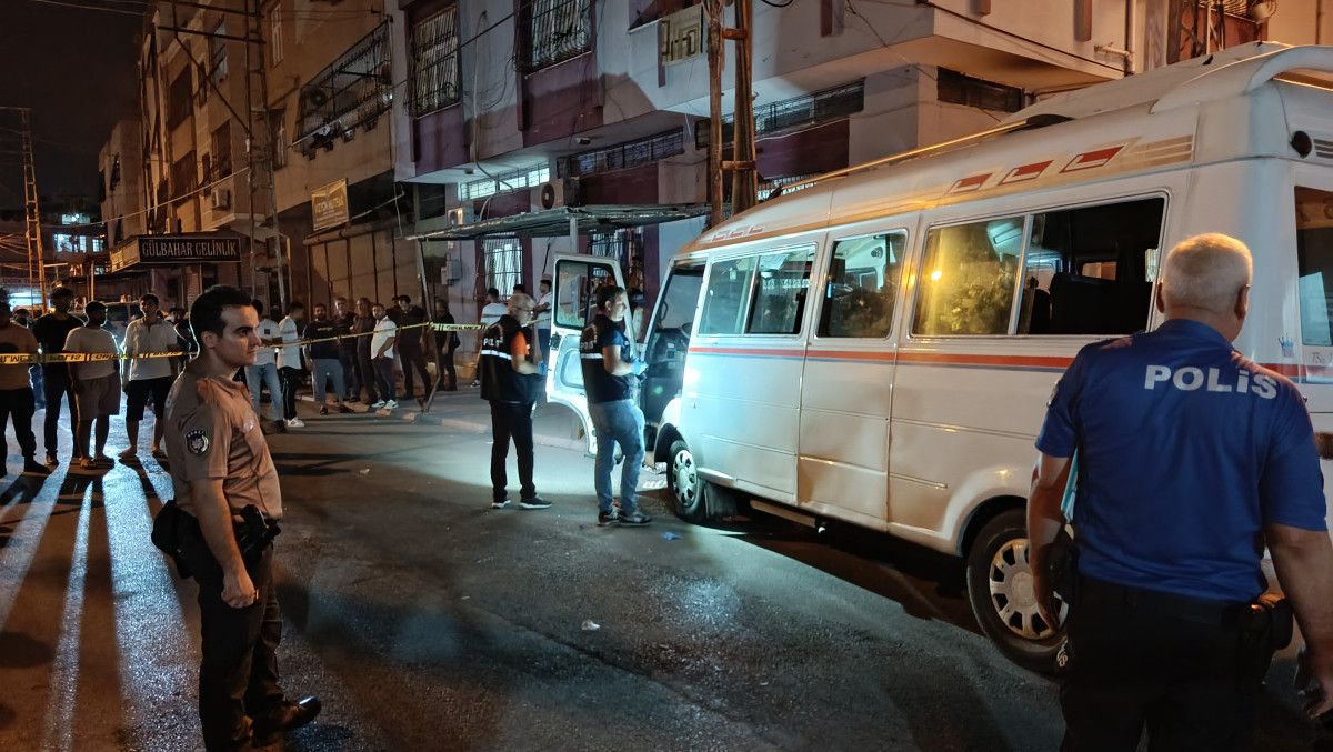 adanada dolmusa silahli saldiri agir yarali surucu kurtarilamadi 1 QM7eHma4