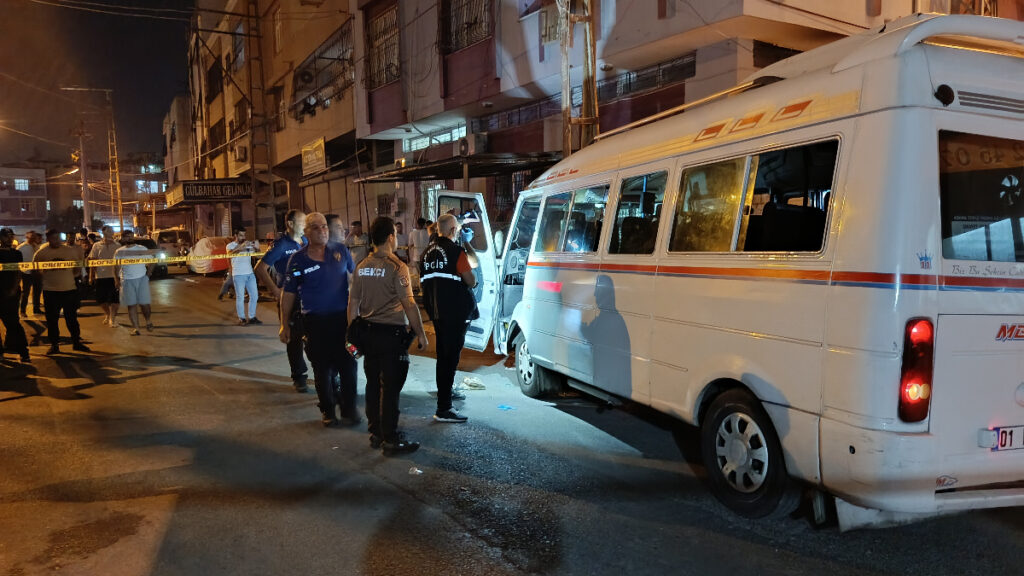 adanada dolmusa silahli saldiri agir yarali surucu kurtarilamadi pzskyUJR