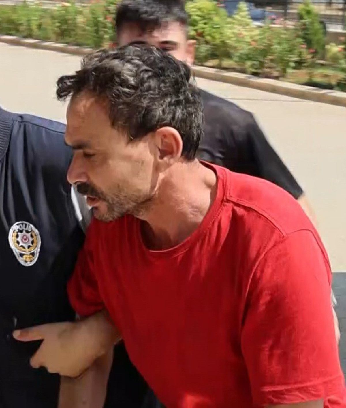 adanada pompali tufekle rastgele ates acan saldirgan tutuklandi 1 FhQKEdTs