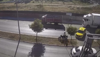 adanada taksicinin hatasi motosiklet surucusunu oldurdu gc9jgdGv