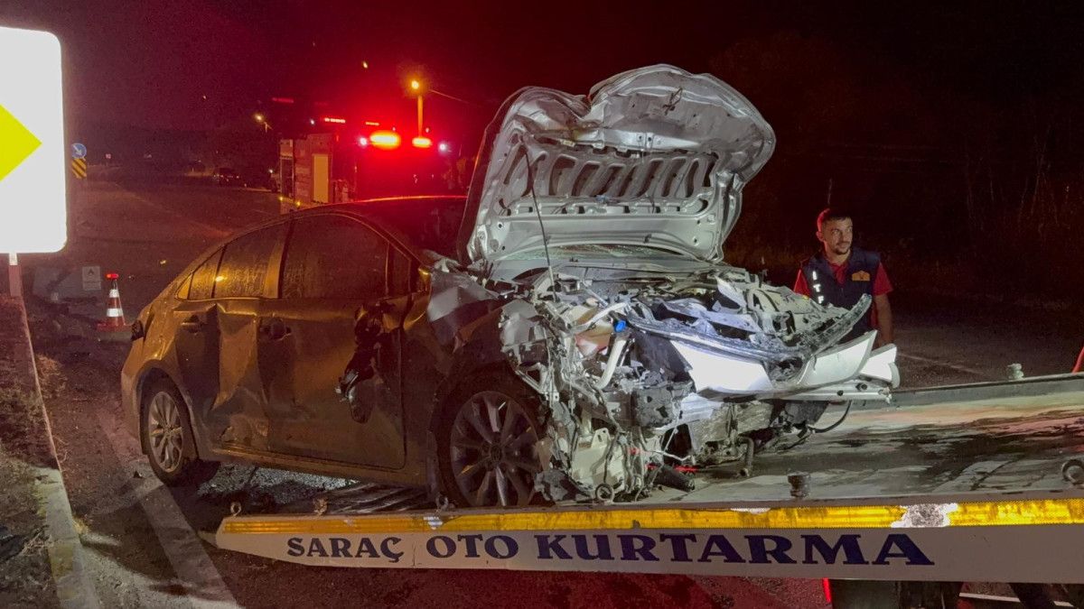 afyonkarahisarda otomobillerin carpistigi kazada 1 kisi oldu 2 kisi yaralandi 0 BlqYpEXh
