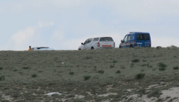 aksarayda havalanan parasut pilotu sert inis yaparak hayatini kaybetti LEPGqeFm