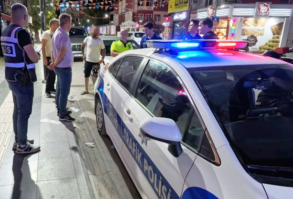 aksarayda muayenesiz aracla ehliyetsiz ve alkollu yakalandi kafamiz kiyak 2 s3ABkF1r