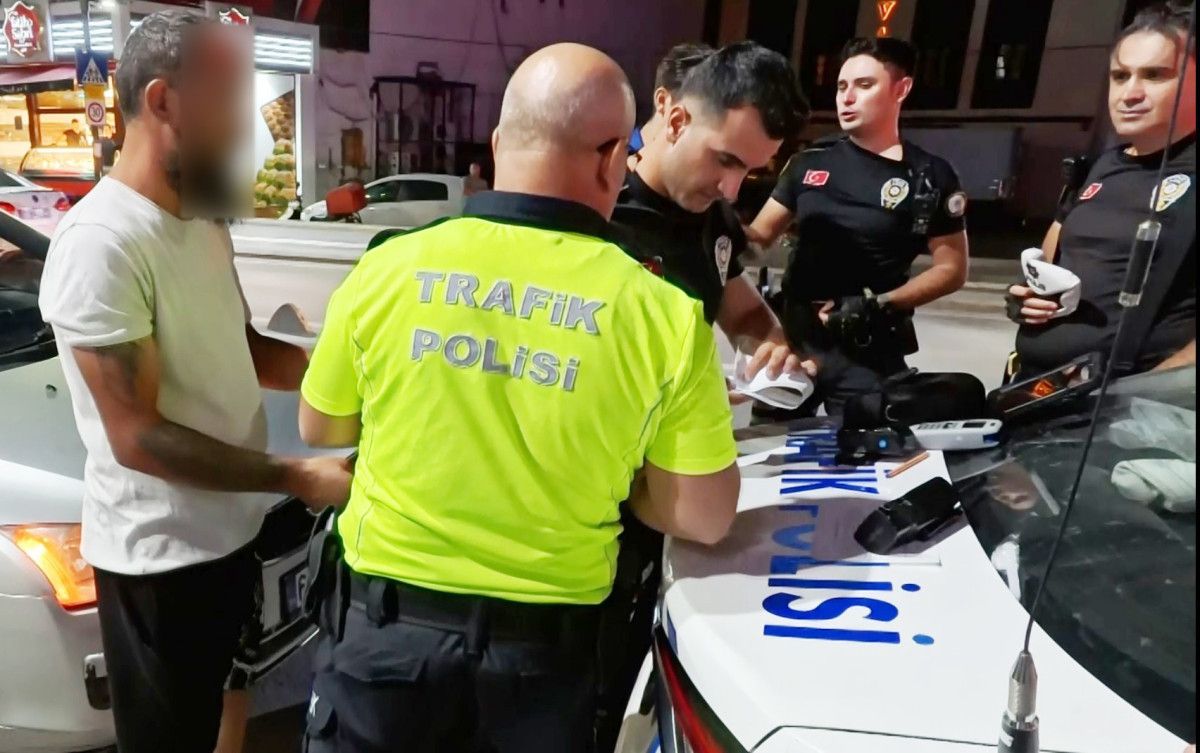 aksarayda muayenesiz aracla ehliyetsiz ve alkollu yakalandi kafamiz kiyak 3 vpW2sBSn