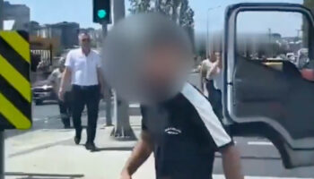 ali yerlikaya istanbulda kamyonetiyle bir kadin surucunun onunu kesen sahis yakalandi w535K81z