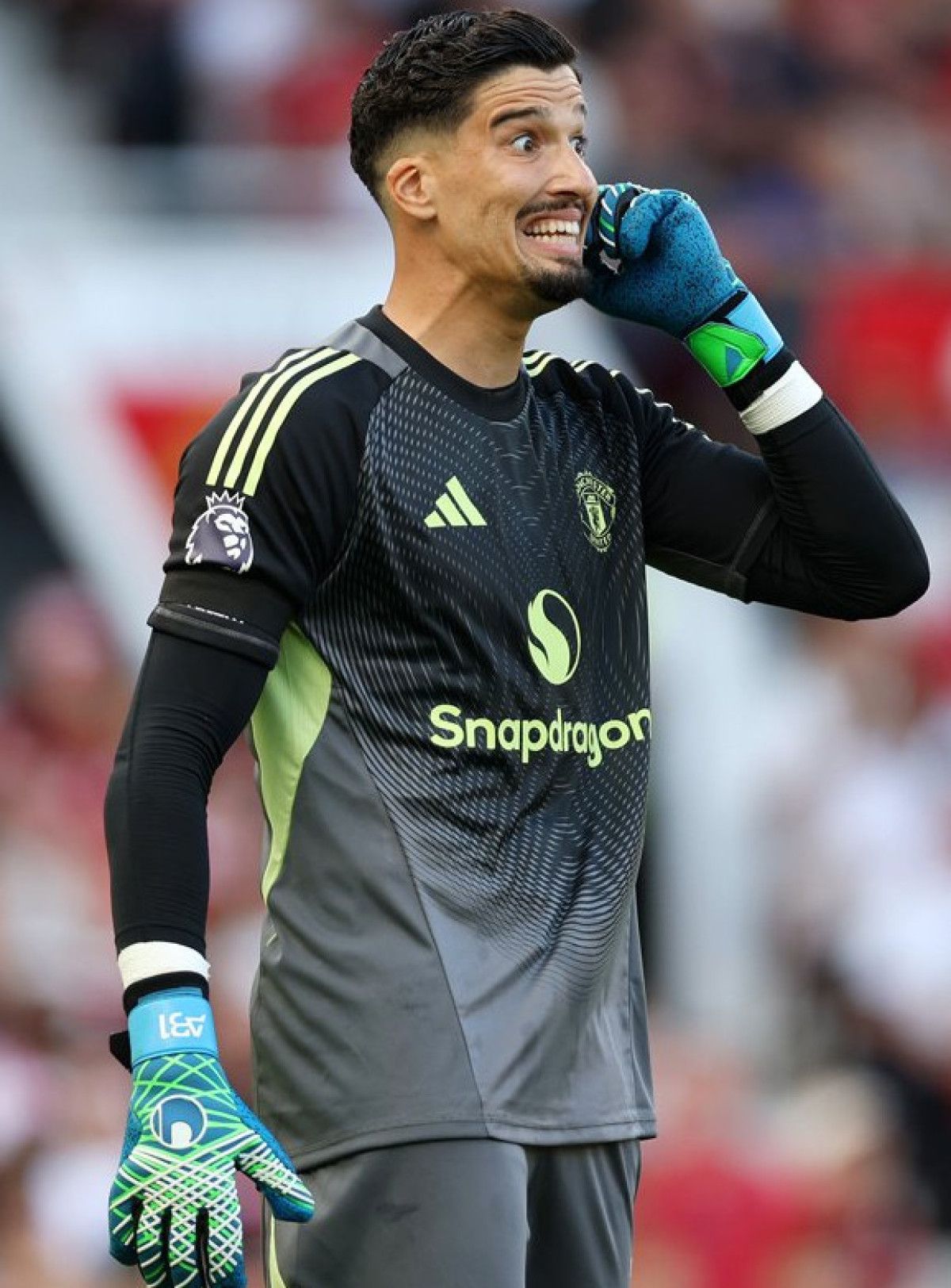 altay bayindir ilk 11de basladi arsenal manchester unitedi devirdi 2 viG1bc1A